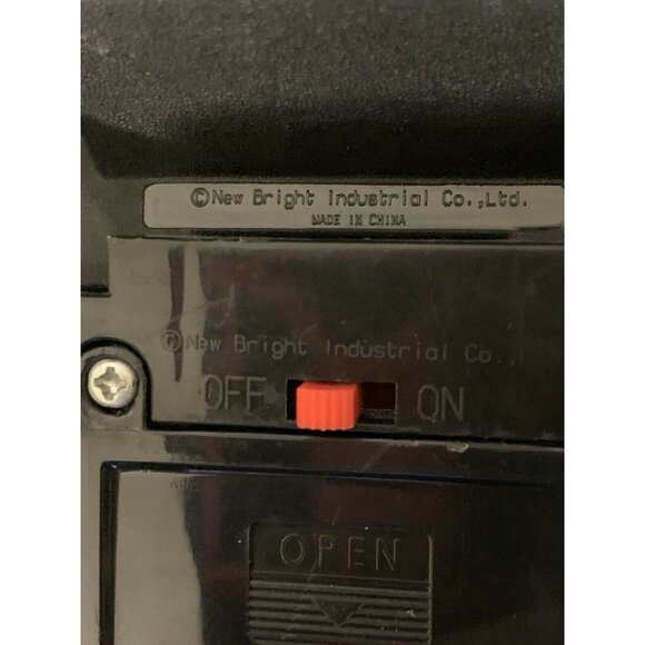 New Bright 1:10 RC 9.6V Monster Jam Grave Digger Truck No remote Crawler Rare - Picture 10 of 11